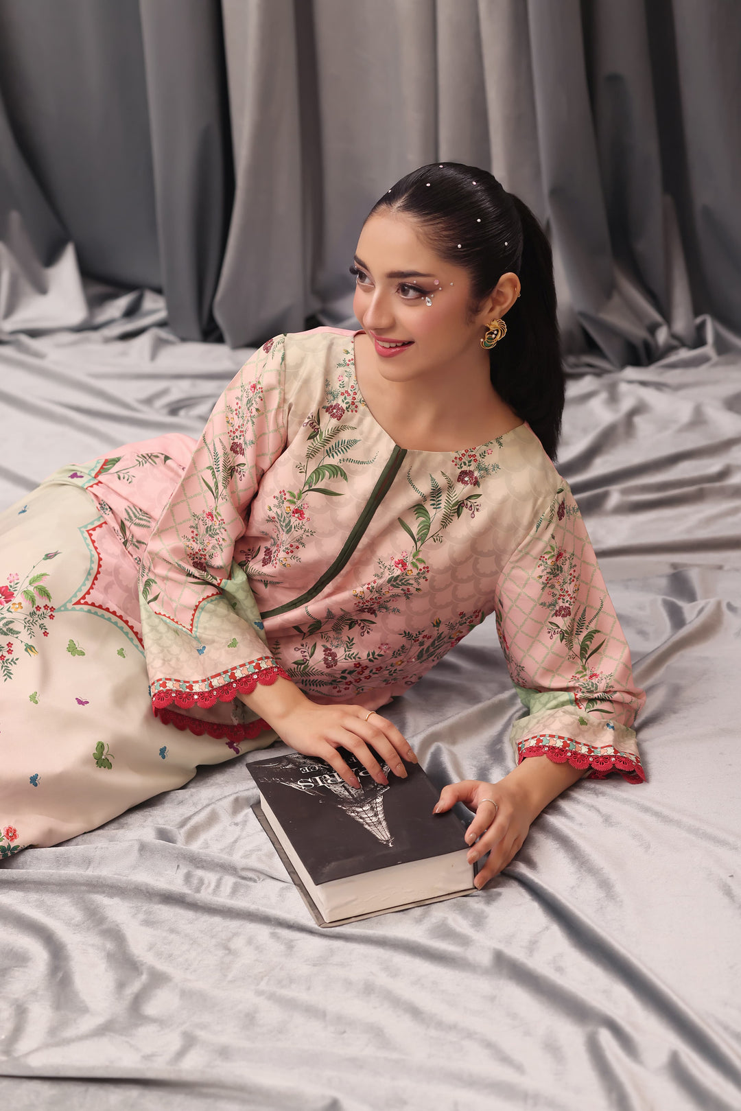 Fiora Kaftan